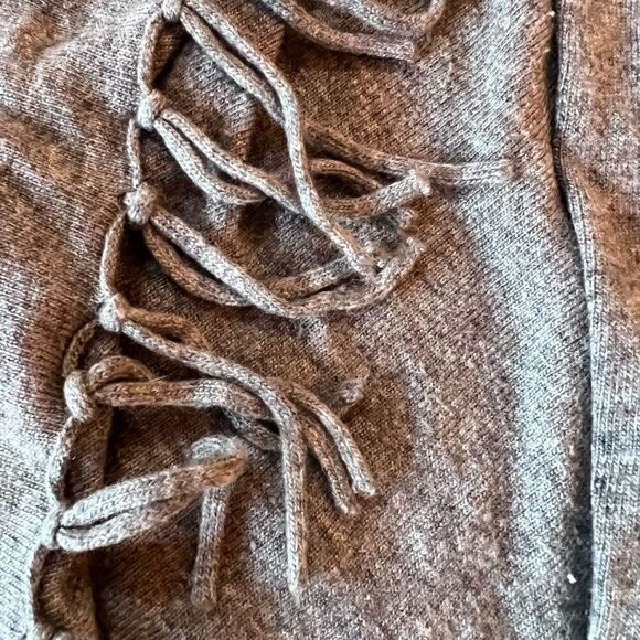 She + Sky Cowl Neck Fringe Cotton Blend Long Sleeve Poncho Sweater Gray Large - Picture 6 of 8